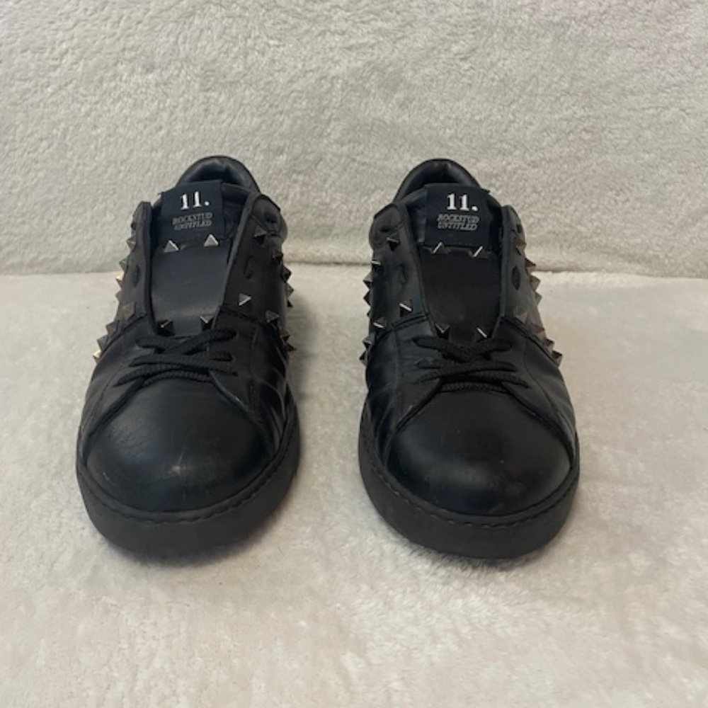 ** WITH BOX** VALENTINO GARAVANI ROCKSTUD UNTITLED LEATHER SNEAKER